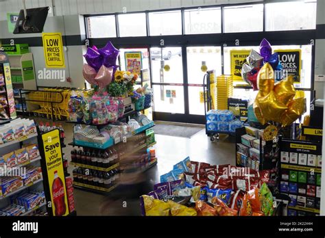 dollar general store near me hiring